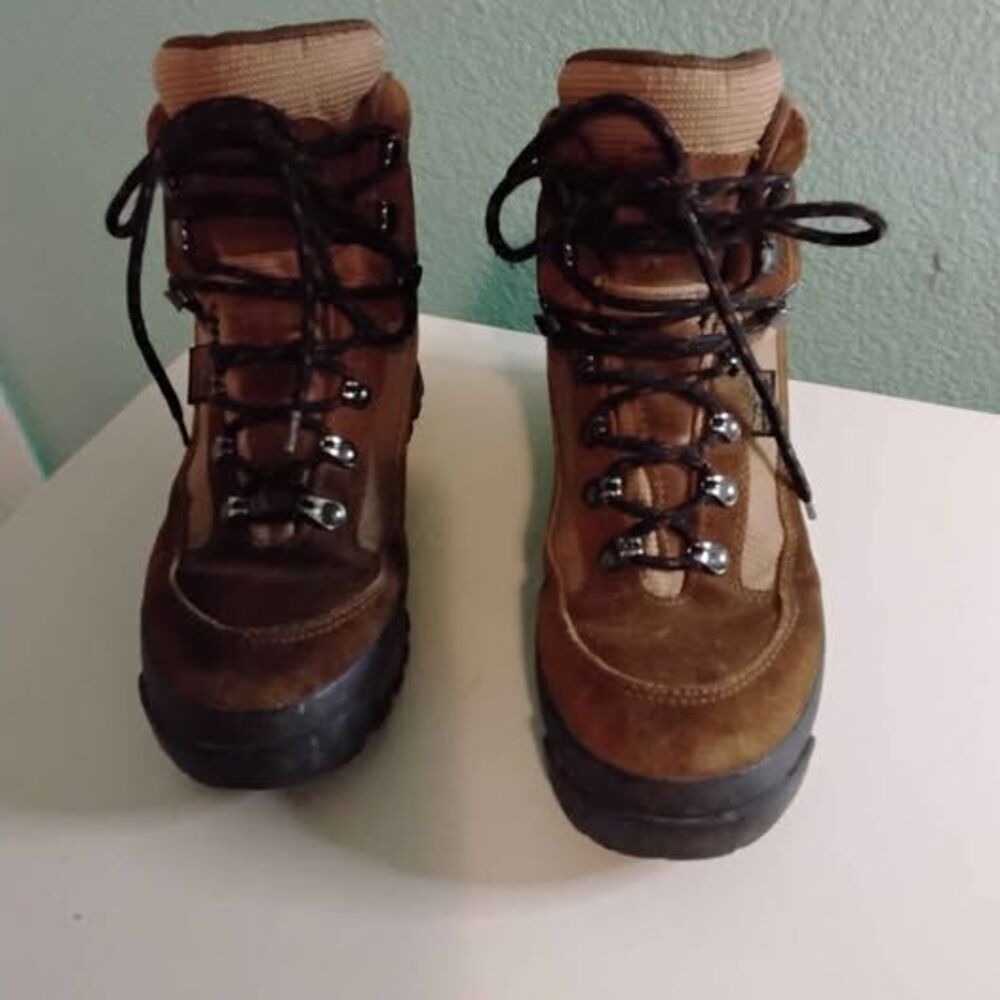 Cabellas Hiking Boots, Size Women's 8M